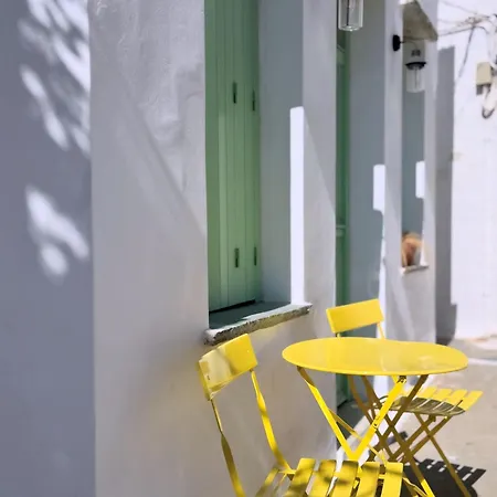 Veggera Living Tinos بيت للعطل