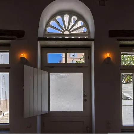 Veggera Living Tinos بيت للعطل